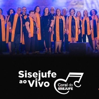 Convite com foto dos integrantes do coral