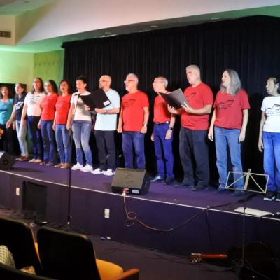 o coral se apresentando