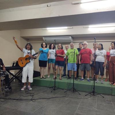 Coral se apresentando