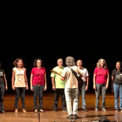 o coral se apresentando